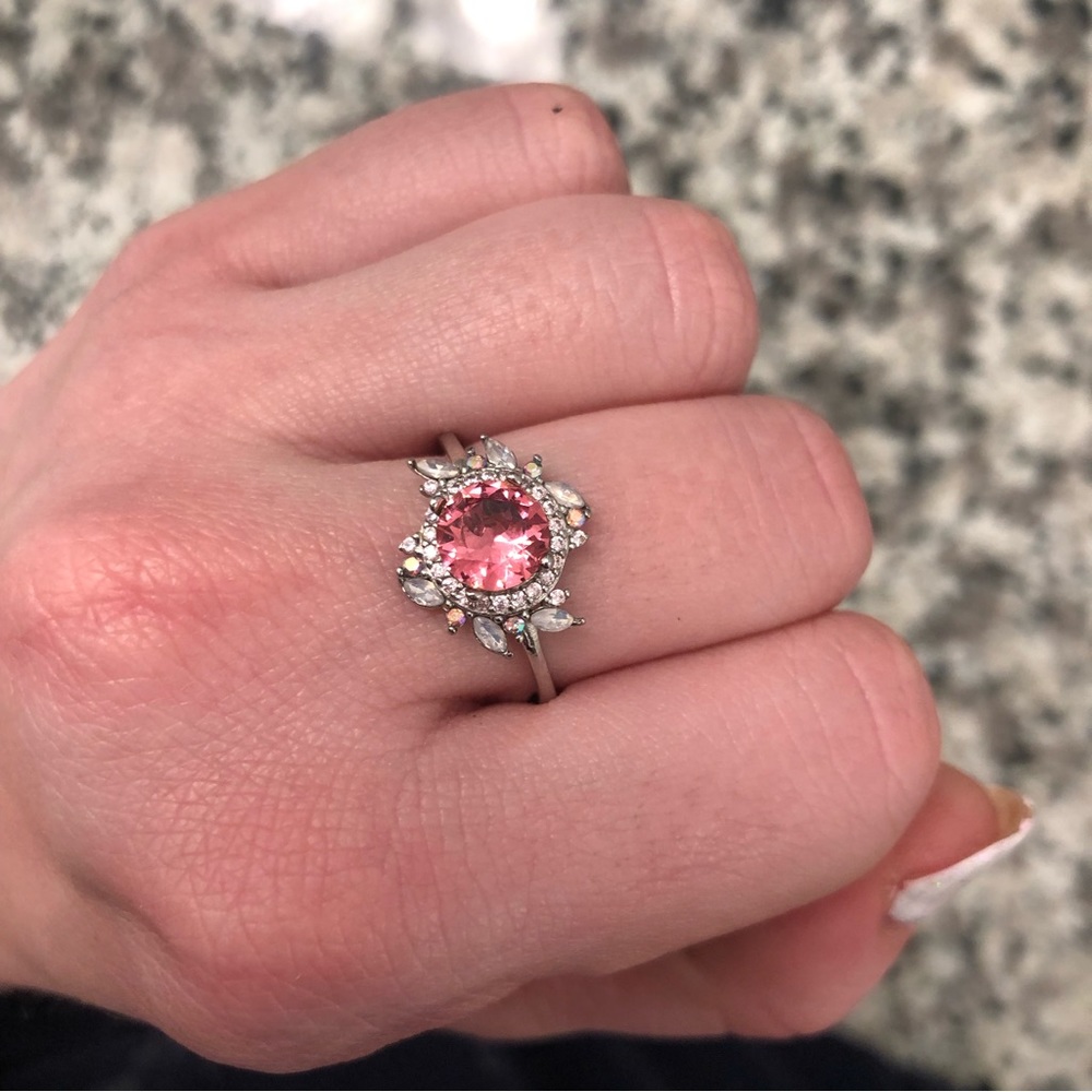 NWT Fragrant Jewels Stunning Ring